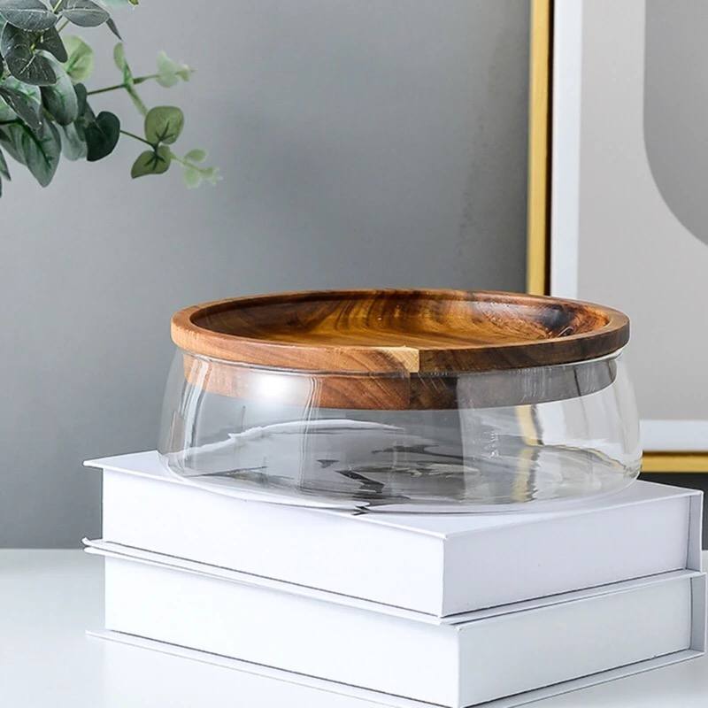 Pote para petiscos com tampa de madeira